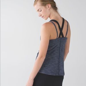 Luluemon Run for the gold top